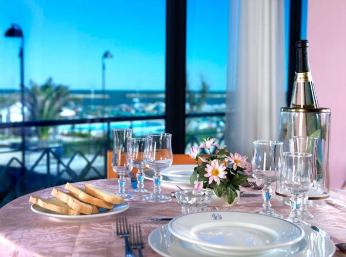 Hotel Diplomatic Bellaria-Igea Marina Exterior foto